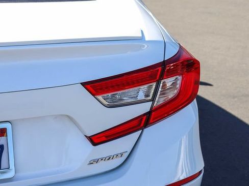 Used 2018 Honda Accord Sport image 8