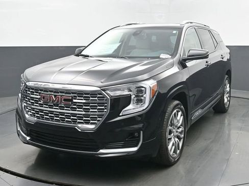 Used 2023 GMC Terrain Denali w/ Denali Premium Package AWD/4WD image 1