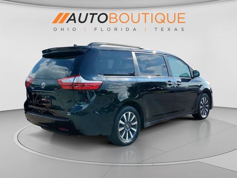 Used 2018 Toyota Sienna XLE w/ XLE Navigation Package AWD/4WD image 5