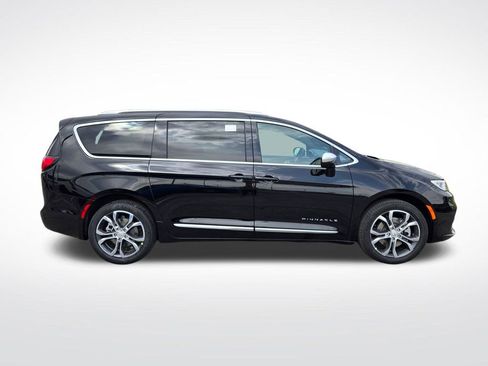 New 2026 Chrysler Pacifica Pinnacle AWD/4WD image 2