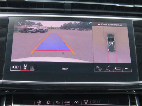 Used 2023 Audi Q7 3.0T Prestige image 33