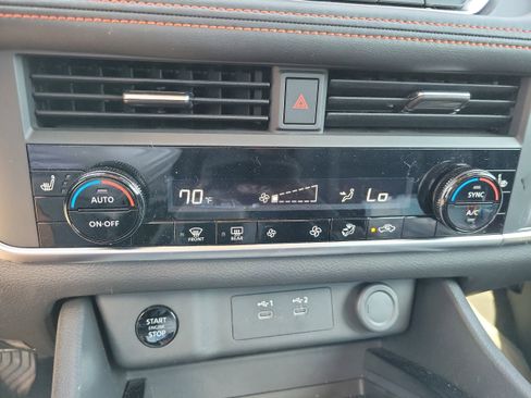 Certified 2025 Nissan Rogue SV image 24