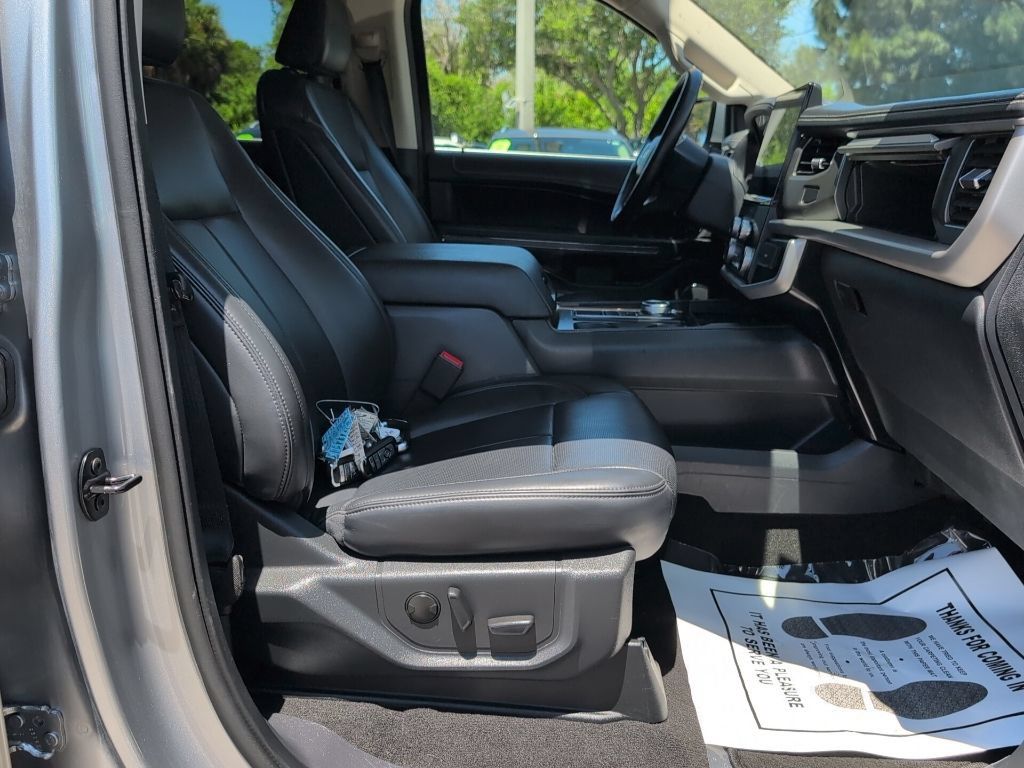 Used 2024 Ford Expedition XLT RWD image 15
