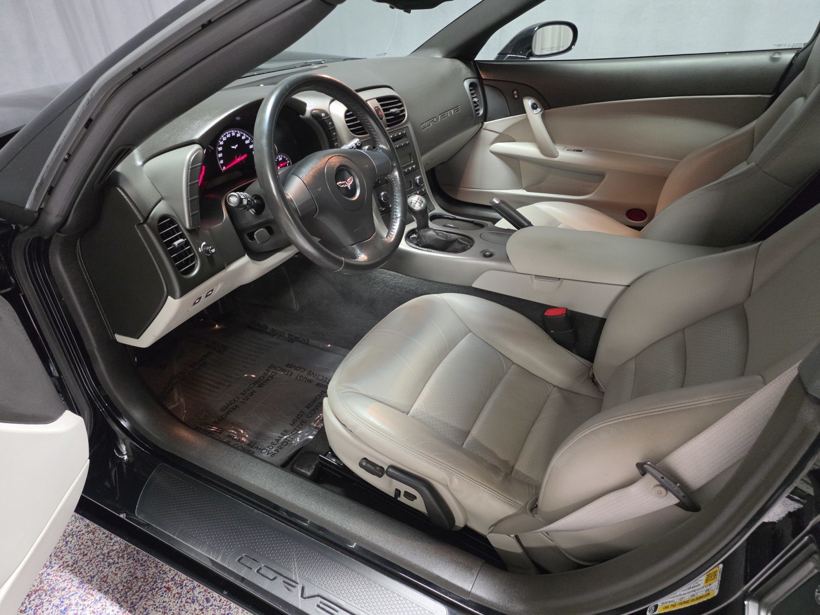 Used 2007 Chevrolet Corvette Coupe w/ Preferred Equipment Group RWD image 9