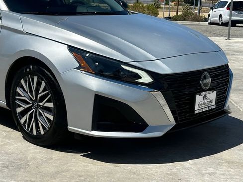 Used 2024 Nissan Altima 2.5 SV FWD image 10