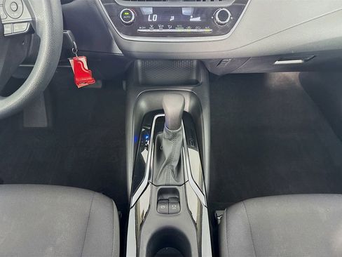 Used 2021 Toyota Corolla LE image 34