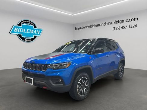 Used 2026 Jeep Compass Trailhawk AWD/4WD image 3