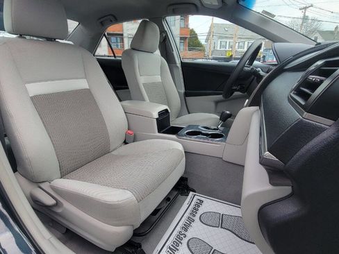 Used 2012 Toyota Camry LE image 19
