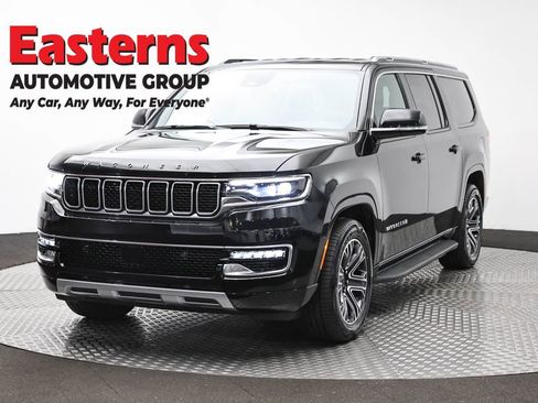 Used 2024 Jeep Wagoneer L Series II w/ Flexible Seating Group AWD/4WD image 1