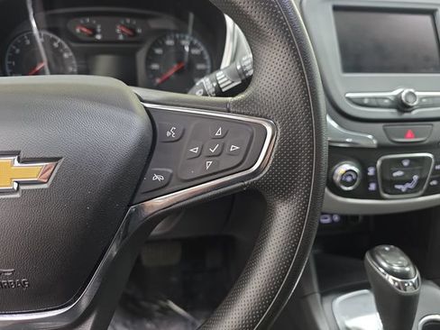 Used 2020 Chevrolet Equinox LS FWD image 18