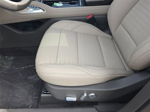 New 2025 Lincoln Nautilus Reserve image 17