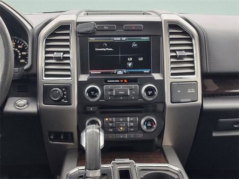 Used 2015 Ford F150 Platinum w/ Trailer Tow Package image 15