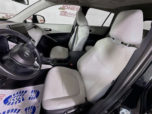 Certified 2024 Toyota Corolla Cross LE image 25