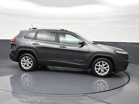 Used 2016 Jeep Cherokee Latitude image 7