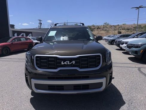 Used 2024 Kia Telluride S w/ S Sunroof Package AWD/4WD image 2