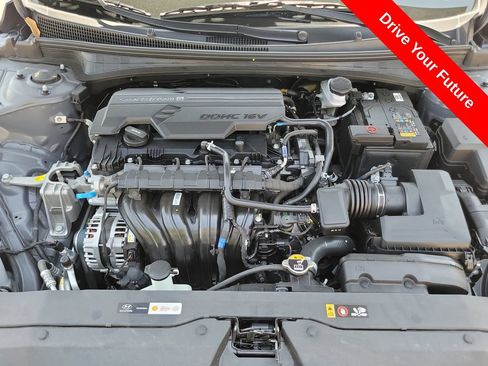 Used 2025 Hyundai Elantra SEL FWD image 27