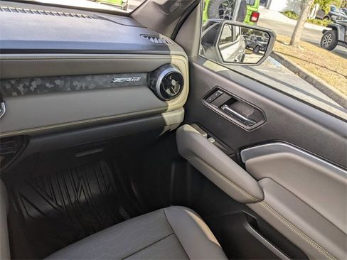 Used 2024 Chevrolet Colorado ZR2 w/ ZR2 Convenience Package III image 14