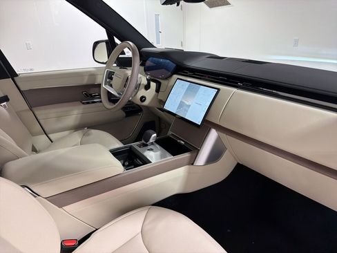 New 2026 Land Rover Range Rover Autobiography AWD/4WD image 24