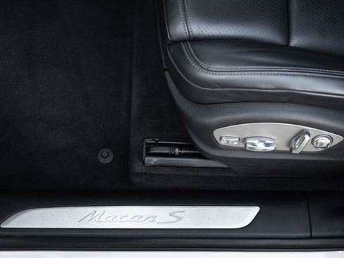 Certified 2023 Porsche Macan S AWD/4WD image 20