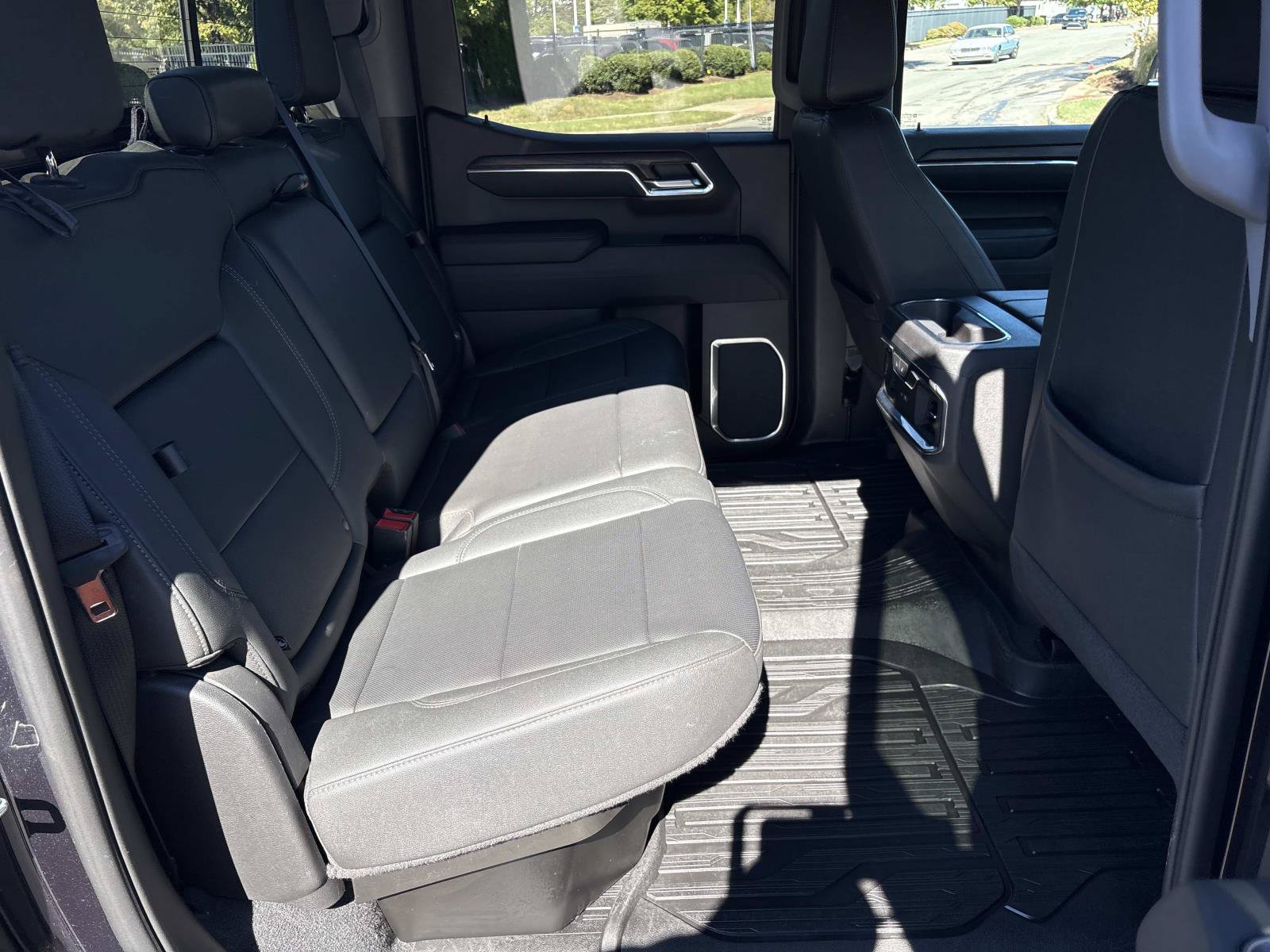 Used 2023 GMC Sierra 1500 SLT AWD/4WD image 33