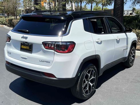 Used 2025 Jeep Compass Limited AWD/4WD image 13