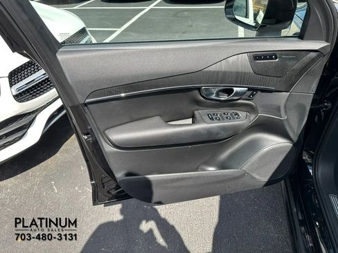 Used 2020 Volvo XC90 T6 Momentum AWD/4WD image 19