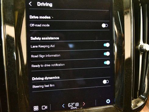 Used 2022 Volvo XC60 B5 Momentum w/ Protection Package Premier image 48