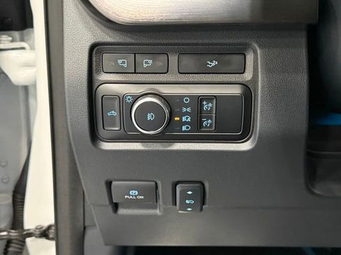 Certified 2024 Ford F250 Lariat w/ Lariat Ultimate Package AWD/4WD image 18