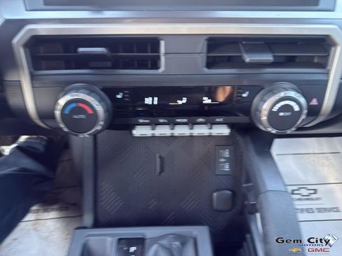 Used 2024 Toyota Tacoma TRD Off-Road image 21