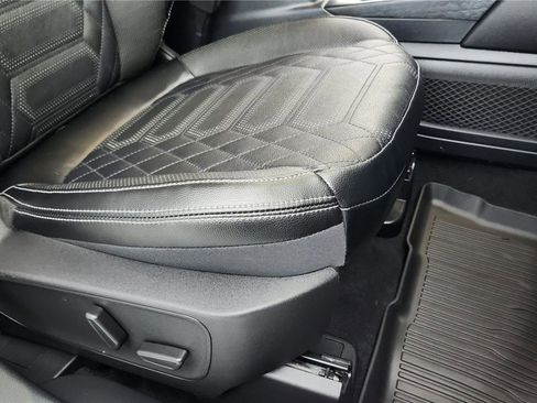 Used 2023 Ford Escape Platinum w/ Premium Technology Package image 31