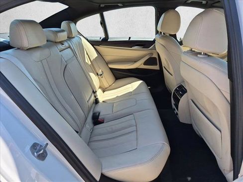Used 2018 BMW 530e RWD image 21