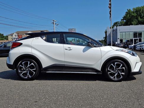 Used 2019 Toyota C-HR Limited FWD image 7