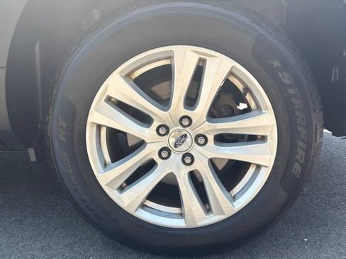 Used 2019 Ford Explorer XLT AWD/4WD image 8