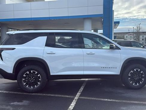 New 2026 Chevrolet Traverse Z71 w/ Driver Confidence Package image 8