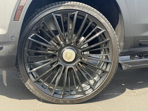 Used 2025 Cadillac Escalade Sport Platinum AWD/4WD image 2