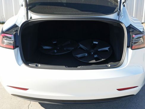 Used 2023 Tesla Model 3 Standard Range image 10