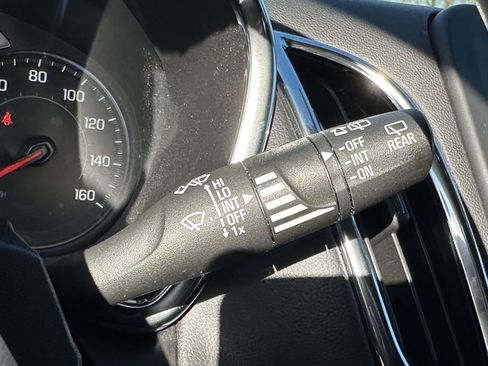 Used 2023 Chevrolet Equinox LT image 34