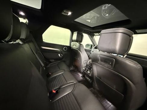 Used 2024 Land Rover Discovery Dynamic SE AWD/4WD image 30