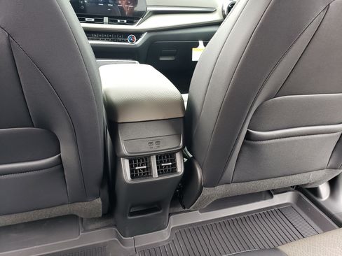 New 2026 Chevrolet Equinox LT image 36