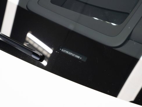 Used 2023 Rolls-Royce Cullinan Black Badge w/ Dark Exterior Package image 17