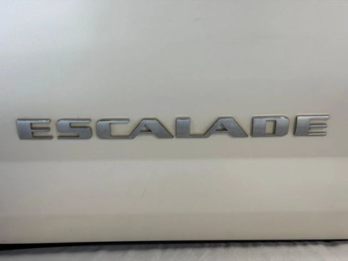 Used 2008 Cadillac Escalade EXT AWD/4WD image 9