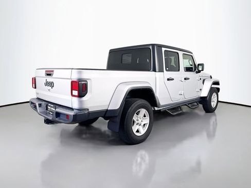 Used 2022 Jeep Gladiator Sport AWD/4WD image 7
