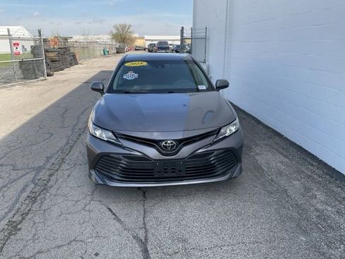 Used 2018 Toyota Camry LE image 5