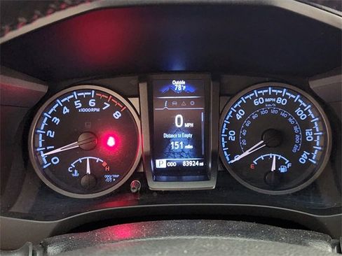 Used 2022 Toyota Tacoma TRD Sport image 15