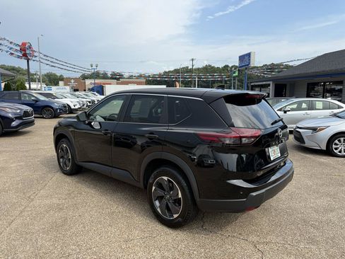 Used 2025 Nissan Rogue SV FWD image 3