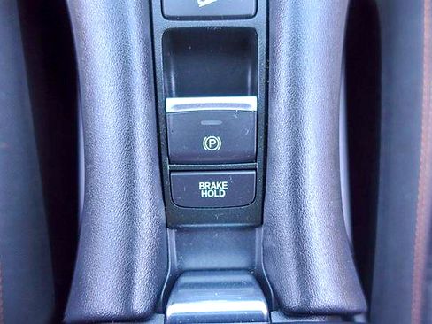 Used 2025 Honda HR-V Sport image 19