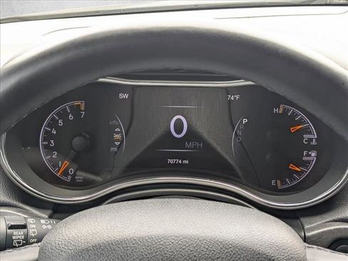 Used 2018 Jeep Grand Cherokee Altitude image 11