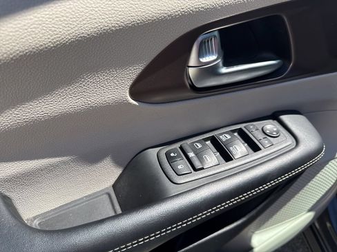 Used 2023 Chrysler Voyager LX FWD image 20
