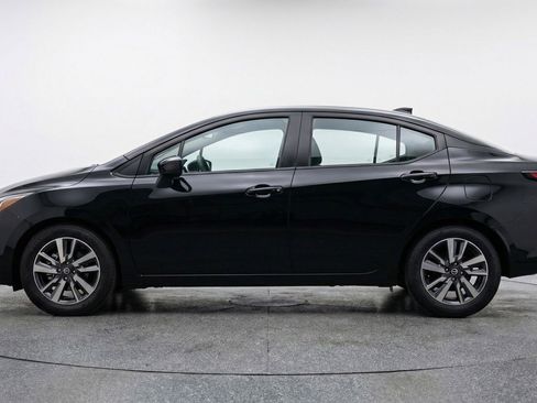 Used 2025 Nissan Versa SV image 5