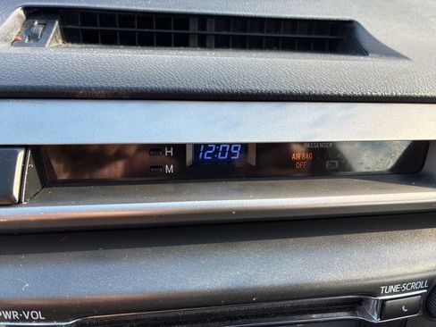 Used 2014 Toyota RAV4 XLE image 9